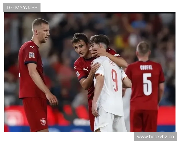 世界杯最新战况引发全球热议 梅西夺冠梦仍在 C罗表现引关注 - 副本 - 副本 (2)